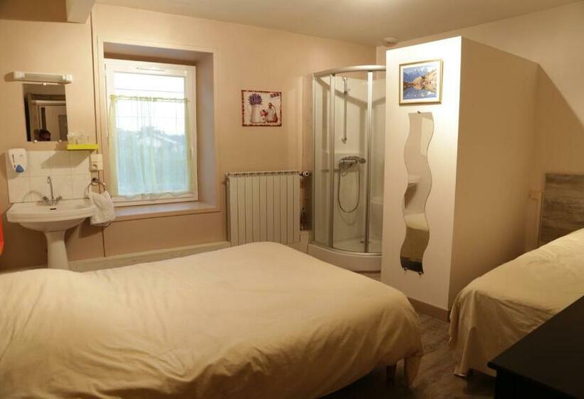 Номер Стандарт Трехместный, Restaurant De La Roche