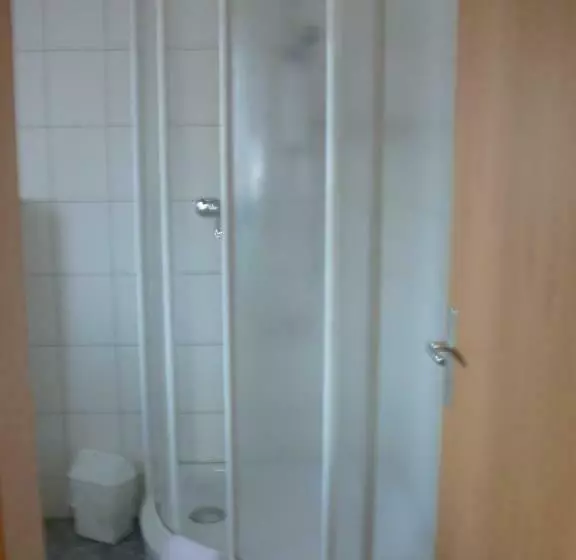 اتاق استاندارد یک نفره, Waldhotel Dornröschenshöh