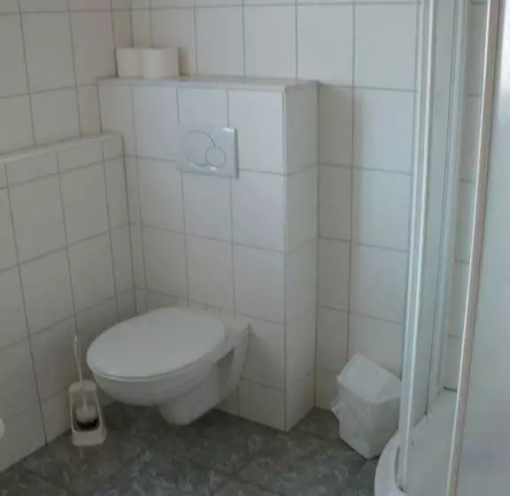 اتاق استاندارد یک نفره, Waldhotel Dornröschenshöh