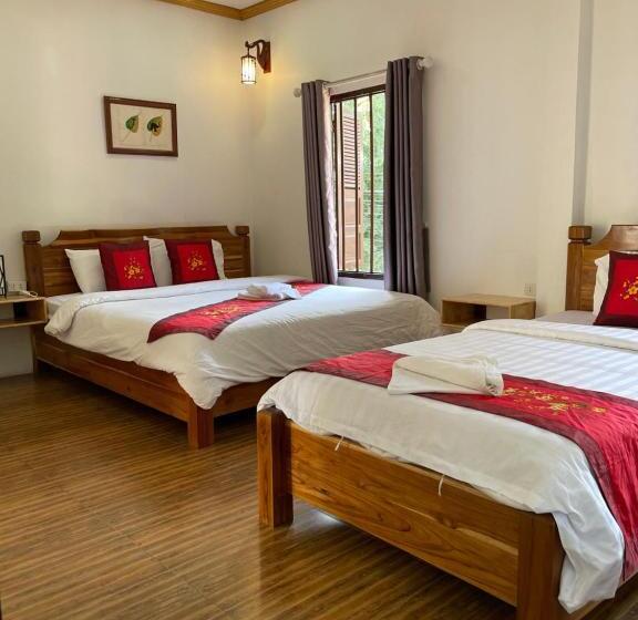 חדר משפתחתי סופריור, Liberty Place