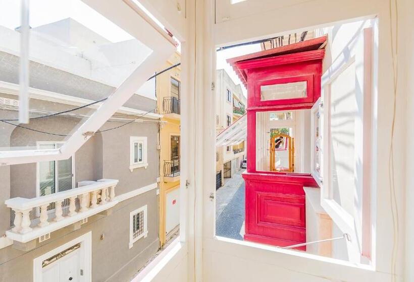 اتاق لوکس با بالکن, Marble Arch Home