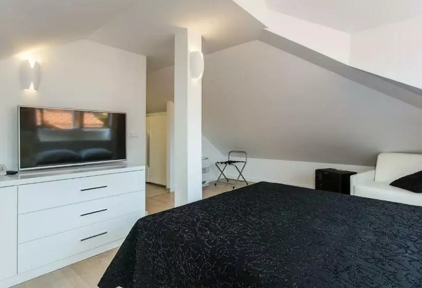 اتاق پنت هاوس, Klarisa Palace Rooms