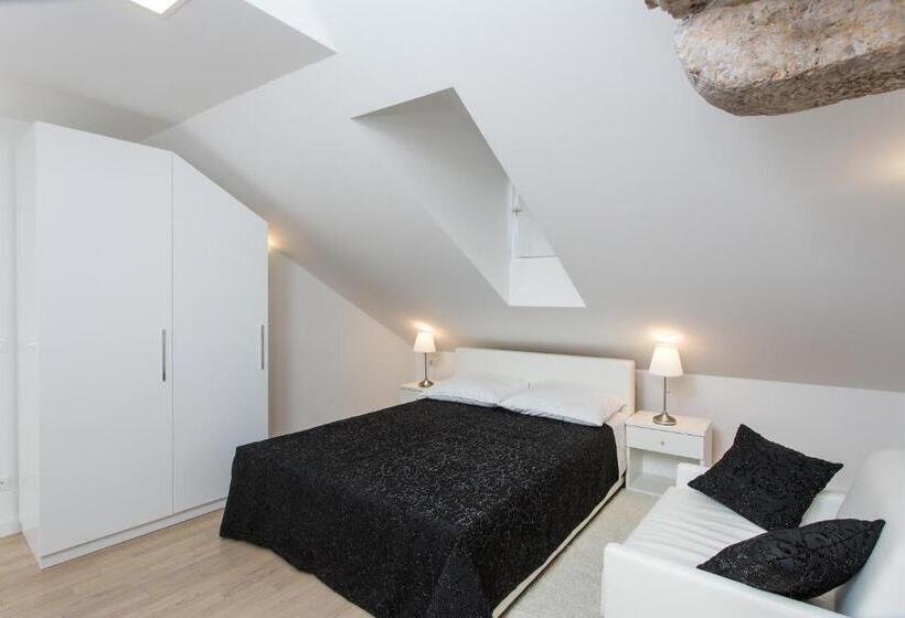 阁楼房, Klarisa Palace Rooms