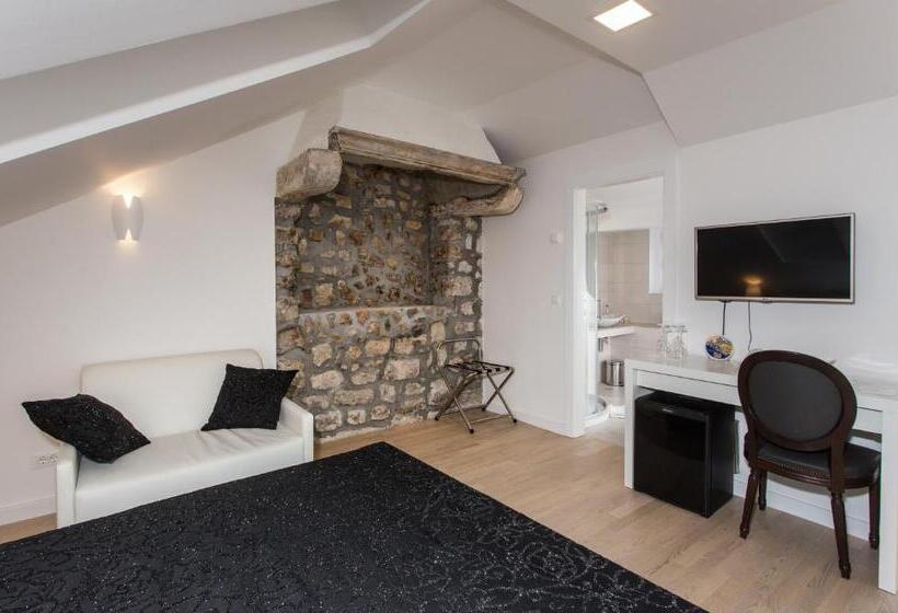 阁楼房, Klarisa Palace Rooms