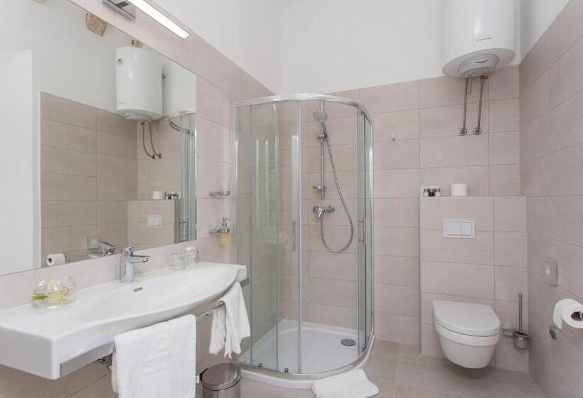 Номер Deluxe, Klarisa Palace Rooms