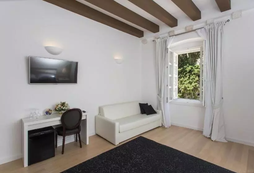 اتاق لوکس, Klarisa Palace Rooms