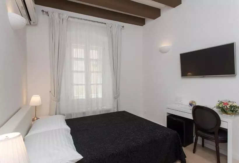 اتاق استاندارد, Klarisa Palace Rooms