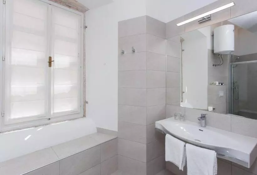 اتاق استاندارد, Klarisa Palace Rooms