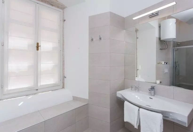 اتاق لوکس, Klarisa Palace Rooms