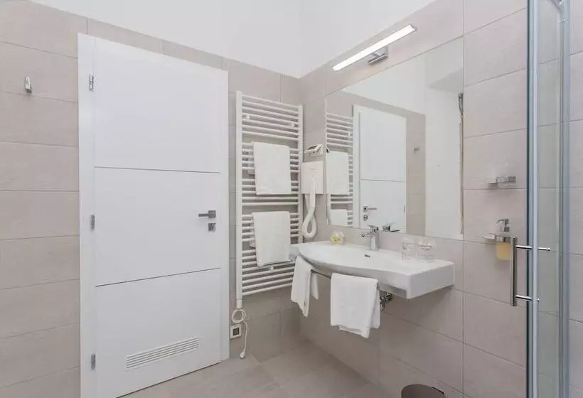 اتاق لوکس, Klarisa Palace Rooms