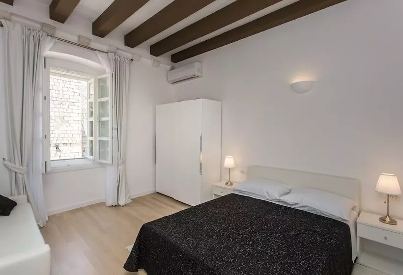 اتاق لوکس, Klarisa Palace Rooms
