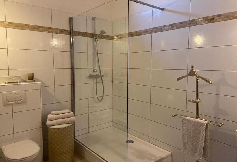 ジュニアスイート, Villa Louise