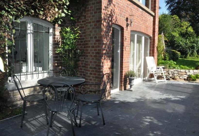 شقة غرفة واحدة, Villa Louise