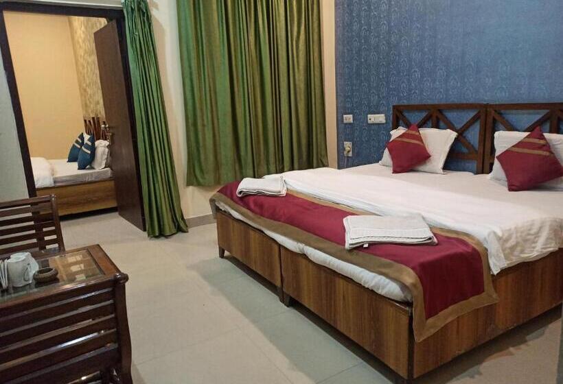 Номер Deluxe, Dudhwa Tigerhino Resort