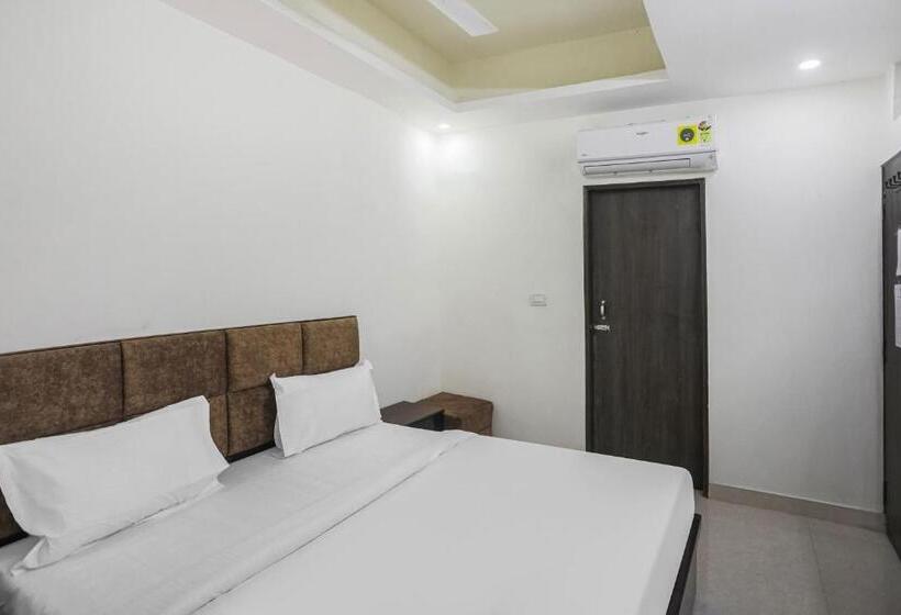 اتاق کلاسیک سه تخته, Flagship Hotel Rs