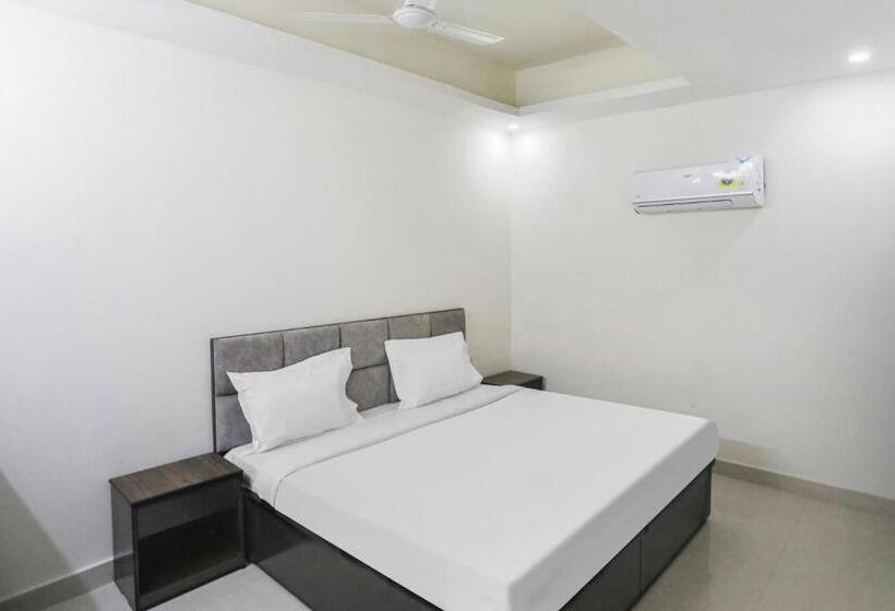 اتاق کلاسیک سه تخته, Flagship Hotel Rs