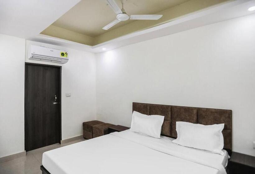 اتاق کلاسیک سه تخته, Flagship Hotel Rs