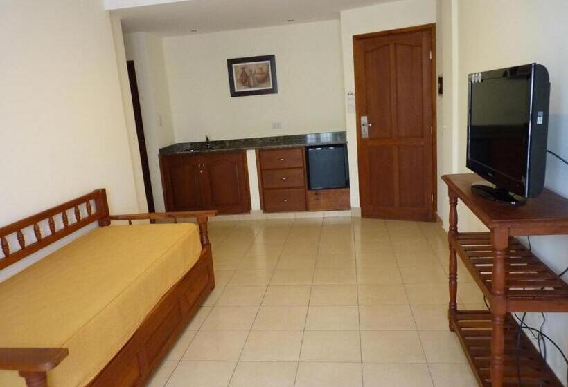 패밀리 룸, Astur