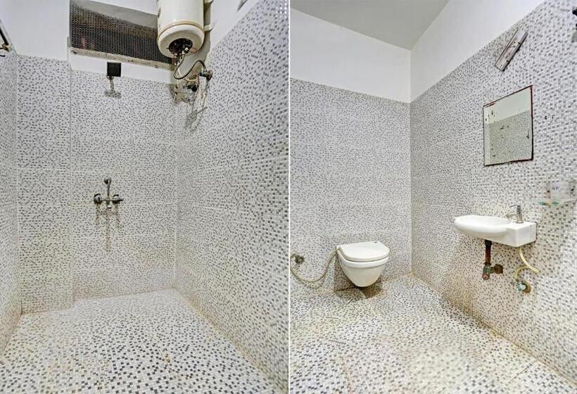 Трехместный Номер Классика, Oyo Alaska