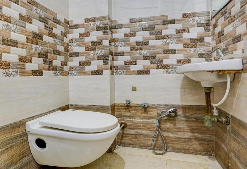 Трехместный Номер Классика, Oyo Alaska