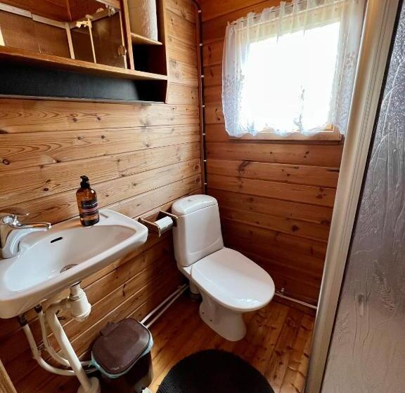 Дом 1 Спальня, Klobbars Gästhem O Stugor