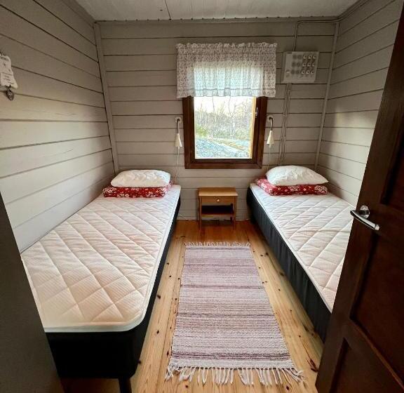 Дом 2 Спальни, Klobbars Gästhem O Stugor