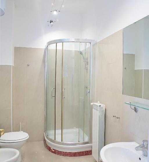 סוויטה עם טרסה, Savoia & Cavour _ Premium Signature _