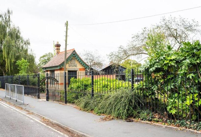 خانه 1 خوابه, Smart Tv | Wifi | Free Parking