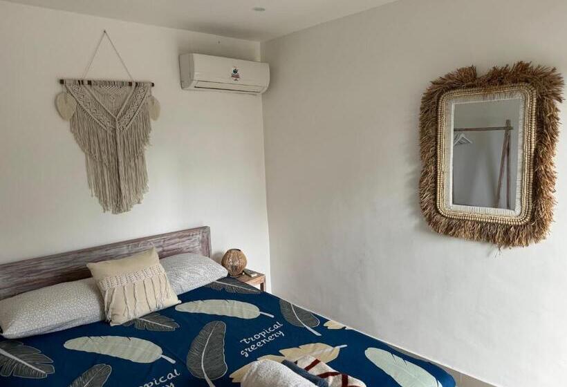 חדר סטנדרט עם מרפסת, Surf Bali Villa