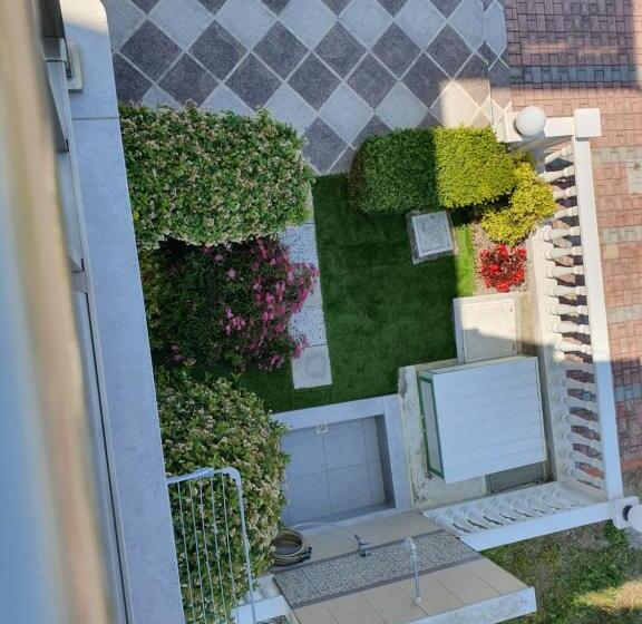 スタンダードスタジオ, Calypso Beach