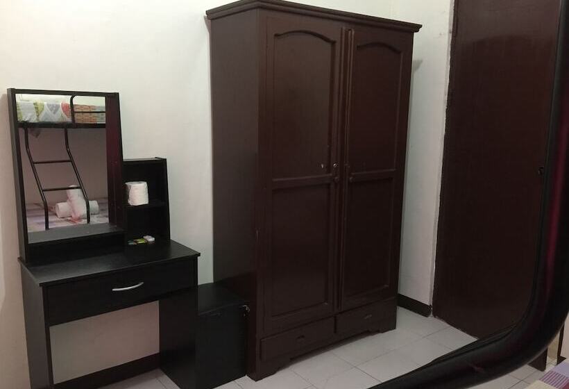 家庭工作室, Gaeas Apartments