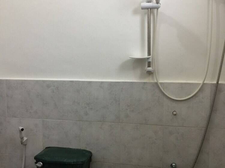 家庭工作室, Gaeas Apartments