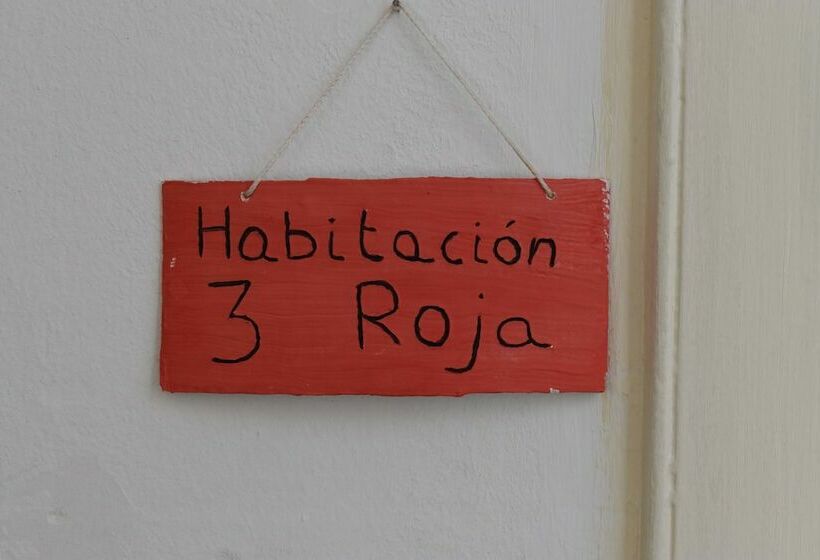 تختخواب در اتاق مشترک, Hostel Albergue La Casa Encantada