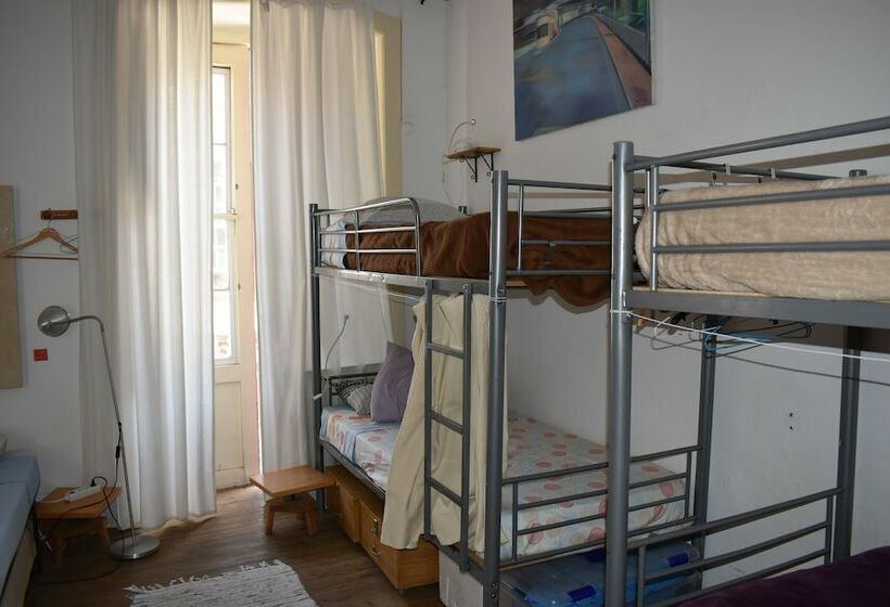 تختخواب در اتاق مشترک, Hostel Albergue La Casa Encantada