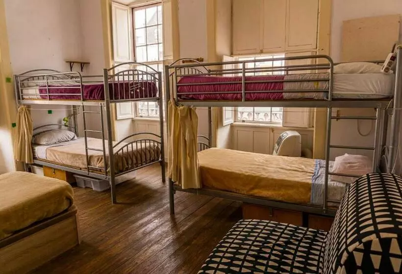 تختخواب در اتاق مشترک, Hostel Albergue La Casa Encantada