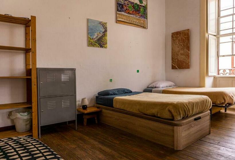 تختخواب در اتاق مشترک, Hostel Albergue La Casa Encantada