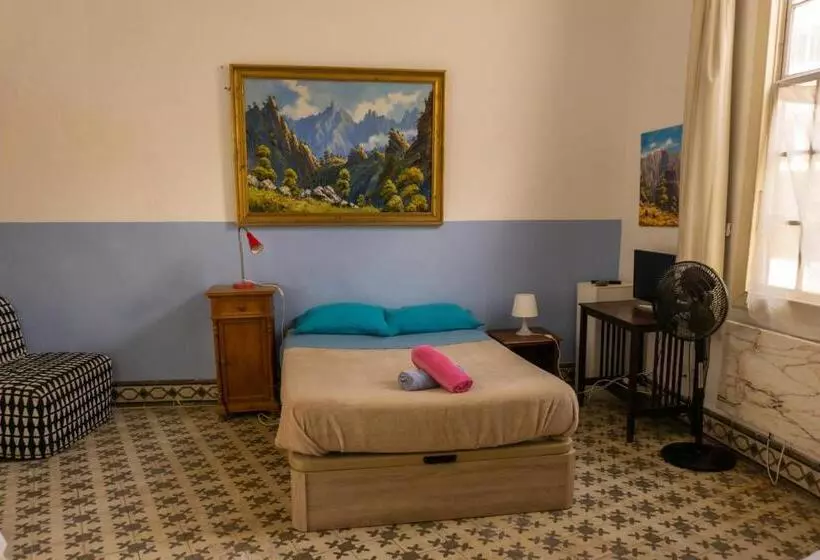 اتاق خانوادگی با سرویس بهداشتی مشترک, Hostel Albergue La Casa Encantada