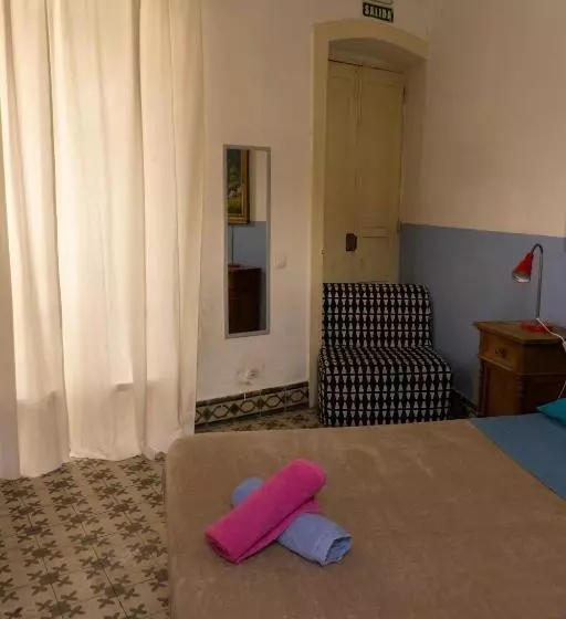 اتاق خانوادگی با سرویس بهداشتی مشترک, Hostel Albergue La Casa Encantada
