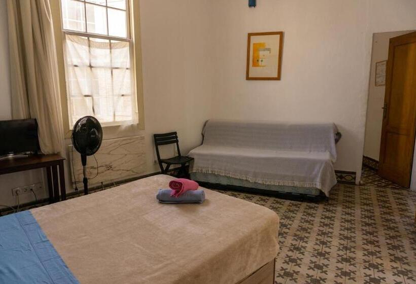 اتاق خانوادگی با سرویس بهداشتی مشترک, Hostel Albergue La Casa Encantada