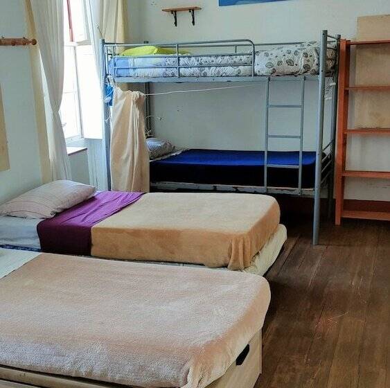 تختخواب در اتاق مشترک, Hostel Albergue La Casa Encantada