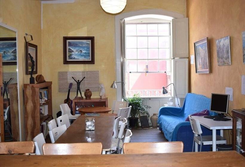 اتاق استاندارد, Hostel Albergue La Casa Encantada