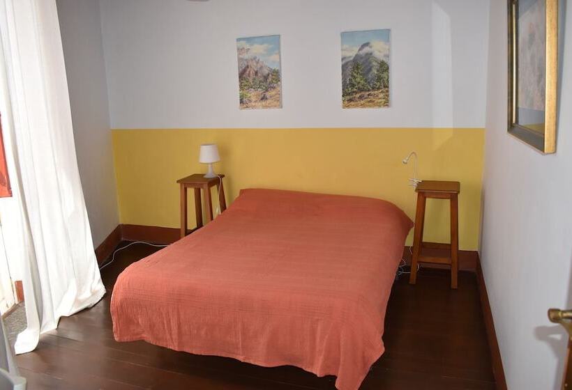 اتاق استاندارد, Hostel Albergue La Casa Encantada