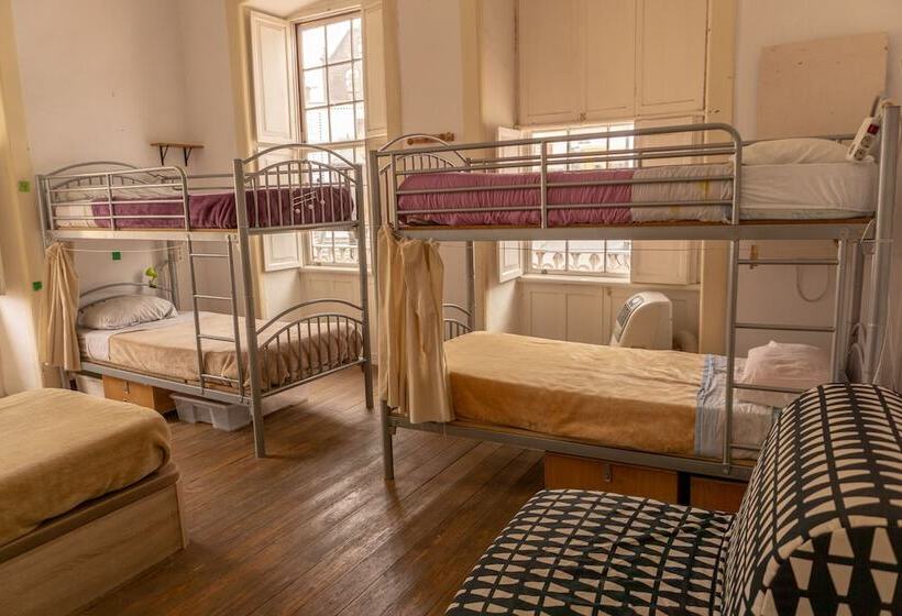 تختخواب در اتاق مشترک, Hostel Albergue La Casa Encantada