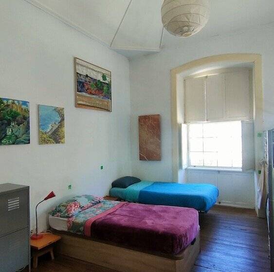 تختخواب در اتاق مشترک, Hostel Albergue La Casa Encantada