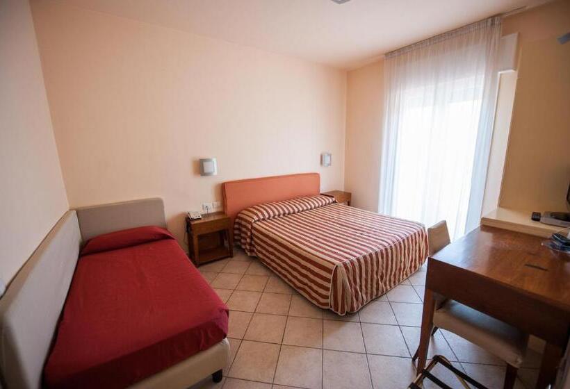 高级三人间, Alba