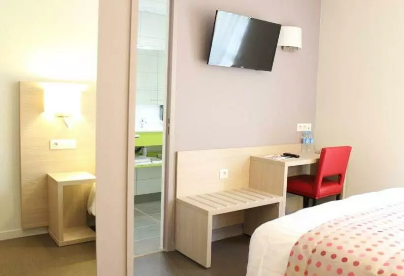 Standard Room, Brit Hotel Brive La Gaillarde   Restaurant La Limousine