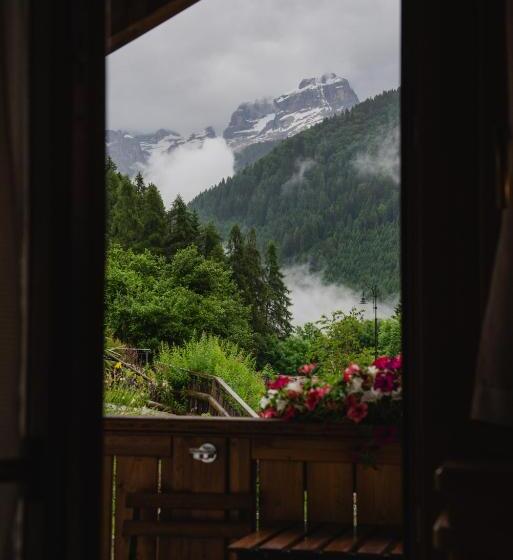 חדר סטנדרט עם מרפסת, Chalet Campiglio Imperiale