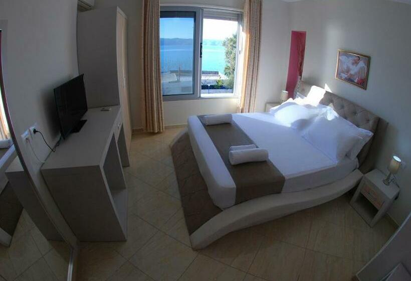 חדר סטנדרט לארבעה נוף לים, Divers