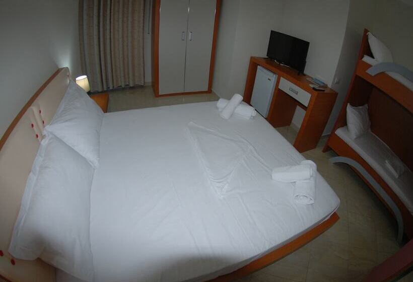 חדר סטנדרט לארבעה נוף לים, Divers