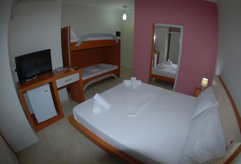 חדר סטנדרט לארבעה נוף לים, Divers